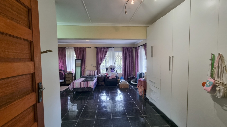 6 Bedroom Property for Sale in Leisure Bay KwaZulu-Natal