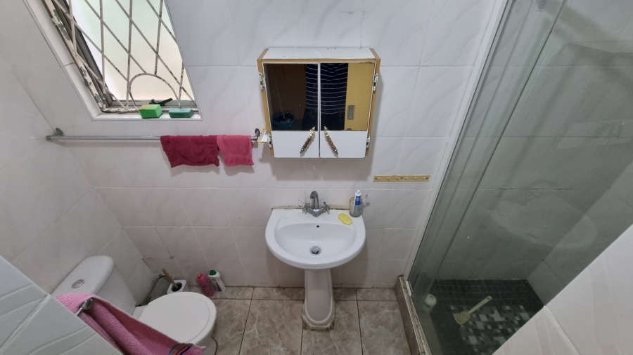 6 Bedroom Property for Sale in Leisure Bay KwaZulu-Natal