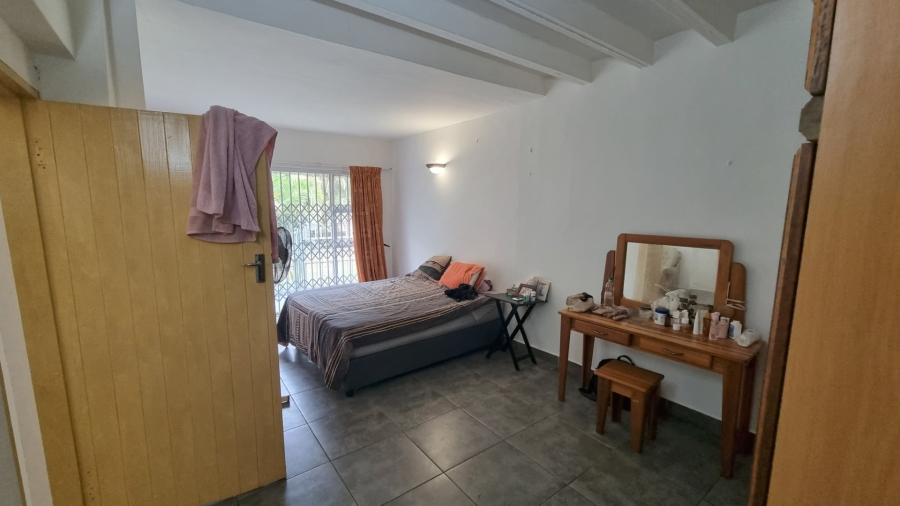 6 Bedroom Property for Sale in Leisure Bay KwaZulu-Natal