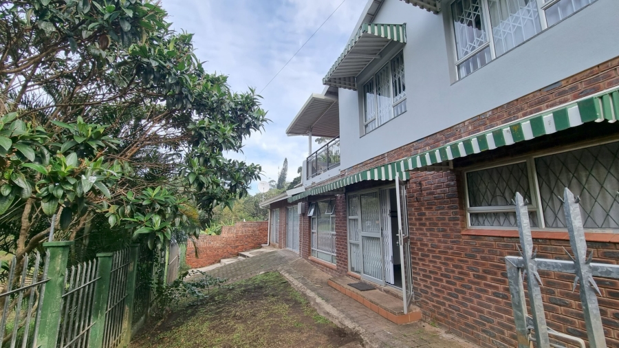 6 Bedroom Property for Sale in Leisure Bay KwaZulu-Natal