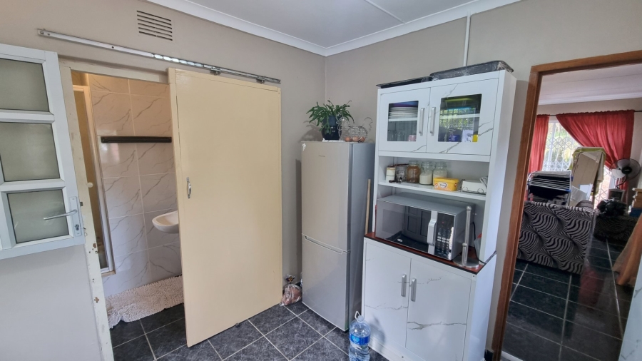 6 Bedroom Property for Sale in Leisure Bay KwaZulu-Natal