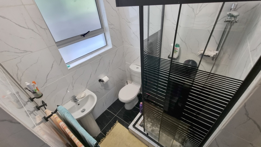 6 Bedroom Property for Sale in Leisure Bay KwaZulu-Natal