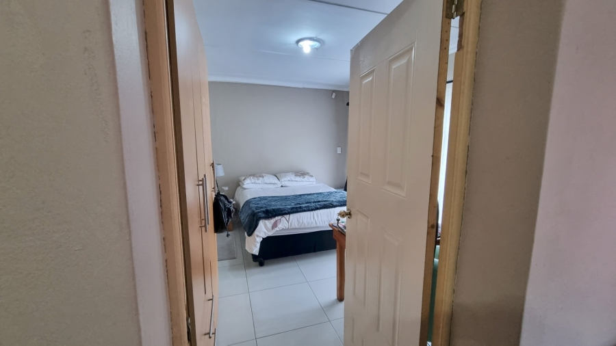 6 Bedroom Property for Sale in Leisure Bay KwaZulu-Natal