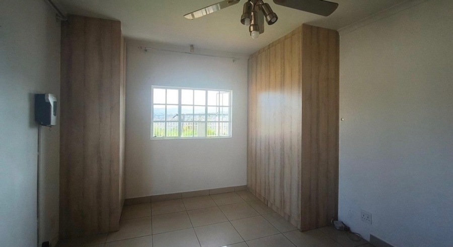 1 Bedroom Property for Sale in Dunveria KwaZulu-Natal