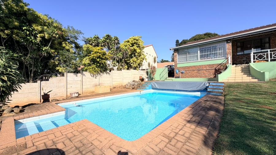 3 Bedroom Property for Sale in Uvongo KwaZulu-Natal