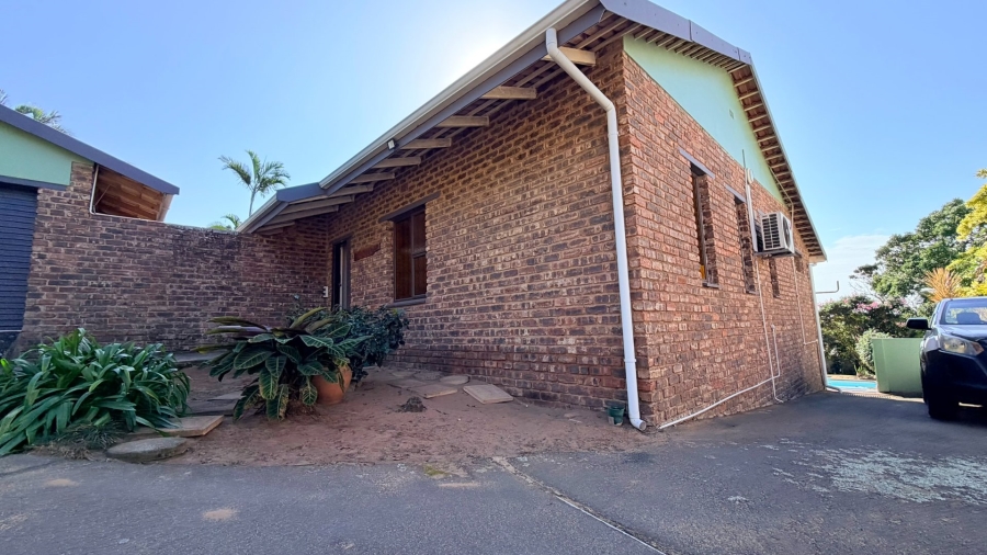 3 Bedroom Property for Sale in Uvongo KwaZulu-Natal