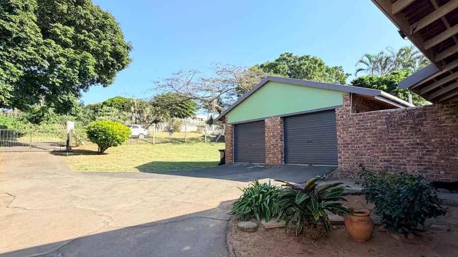 3 Bedroom Property for Sale in Uvongo KwaZulu-Natal