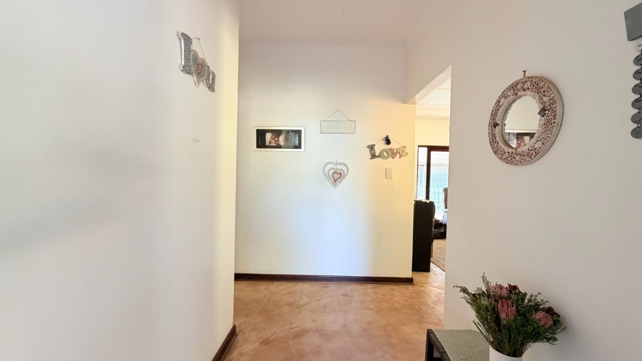 3 Bedroom Property for Sale in Uvongo KwaZulu-Natal