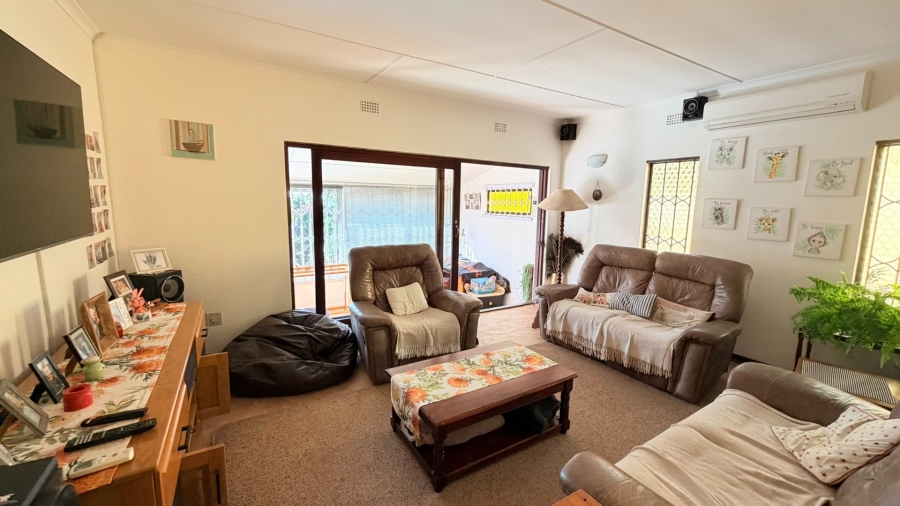 3 Bedroom Property for Sale in Uvongo KwaZulu-Natal