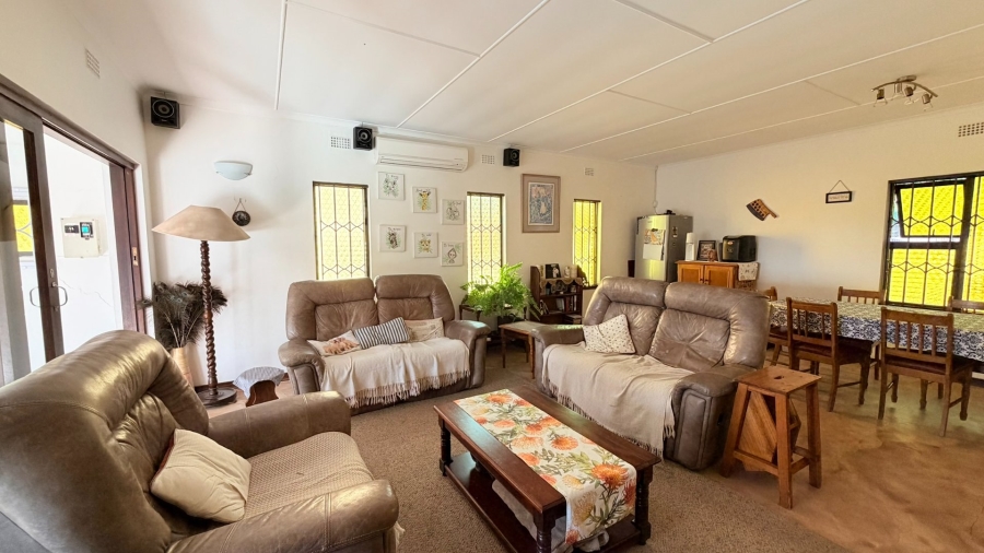 3 Bedroom Property for Sale in Uvongo KwaZulu-Natal