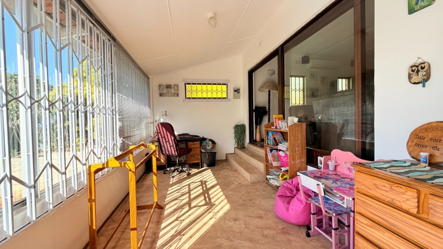3 Bedroom Property for Sale in Uvongo KwaZulu-Natal