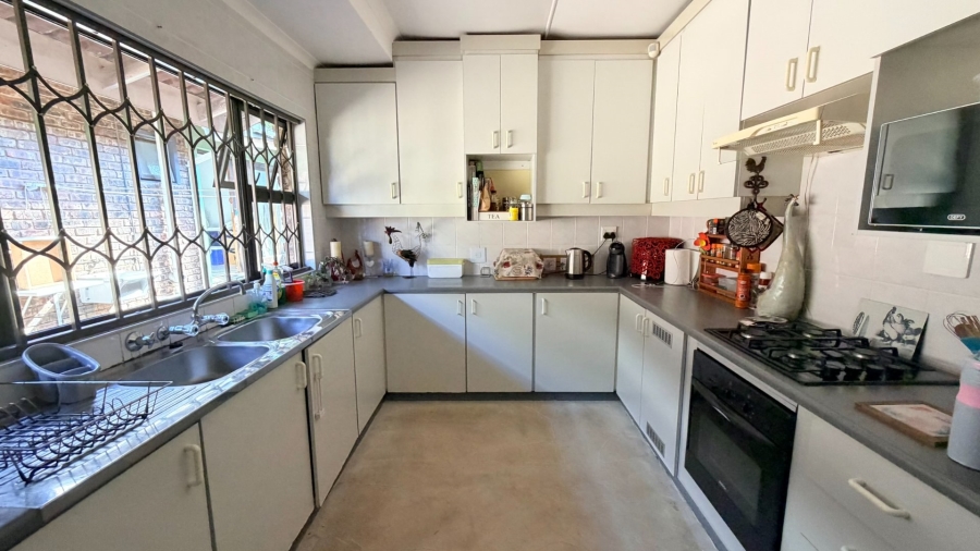 3 Bedroom Property for Sale in Uvongo KwaZulu-Natal