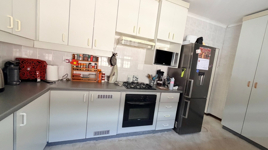 3 Bedroom Property for Sale in Uvongo KwaZulu-Natal