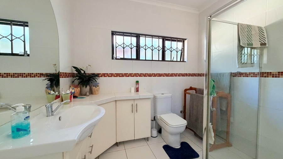 3 Bedroom Property for Sale in Uvongo KwaZulu-Natal