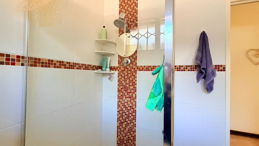 3 Bedroom Property for Sale in Uvongo KwaZulu-Natal