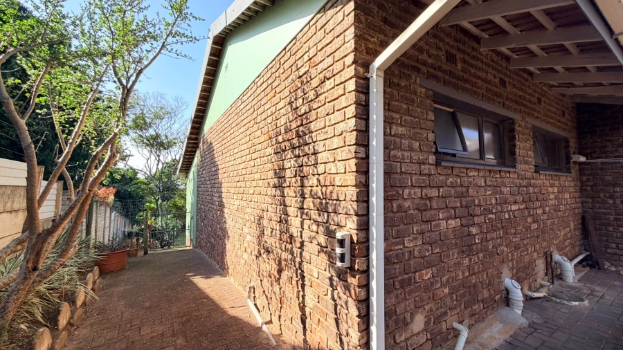 3 Bedroom Property for Sale in Uvongo KwaZulu-Natal