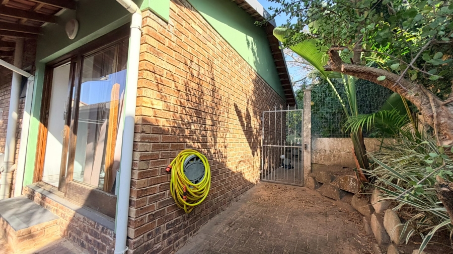 3 Bedroom Property for Sale in Uvongo KwaZulu-Natal