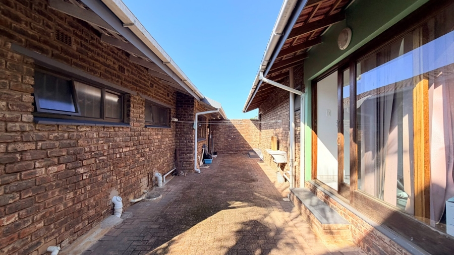 3 Bedroom Property for Sale in Uvongo KwaZulu-Natal