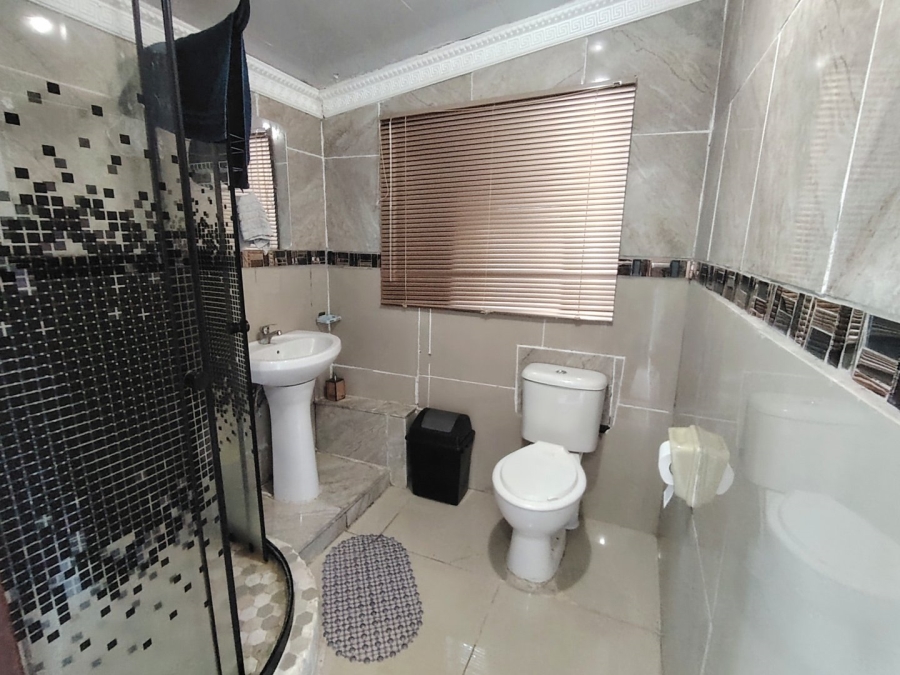 To Let 3 Bedroom Property for Rent in Lawrence Rocks KwaZulu-Natal