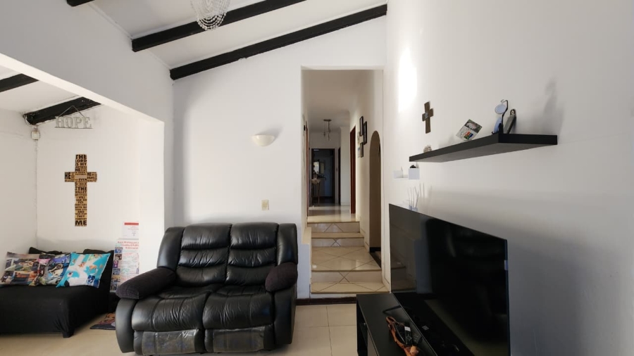 3 Bedroom Property for Sale in Oslo Beach KwaZulu-Natal