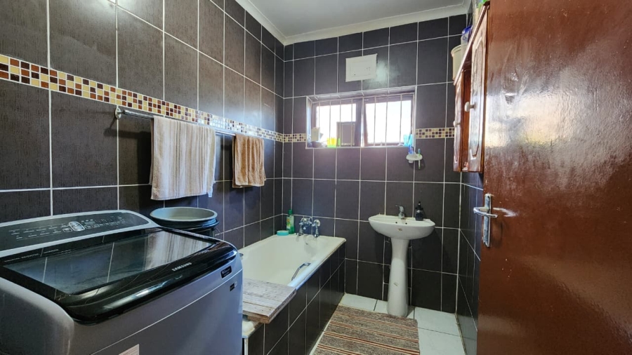 3 Bedroom Property for Sale in Oslo Beach KwaZulu-Natal