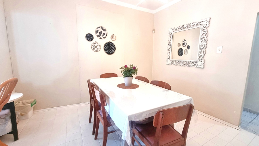 5 Bedroom Property for Sale in Sea Park KwaZulu-Natal