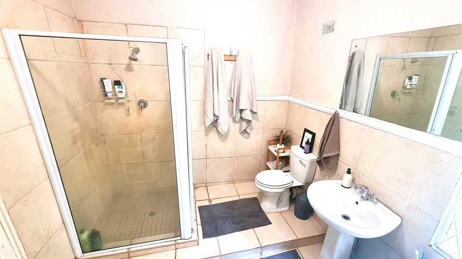 5 Bedroom Property for Sale in Sea Park KwaZulu-Natal