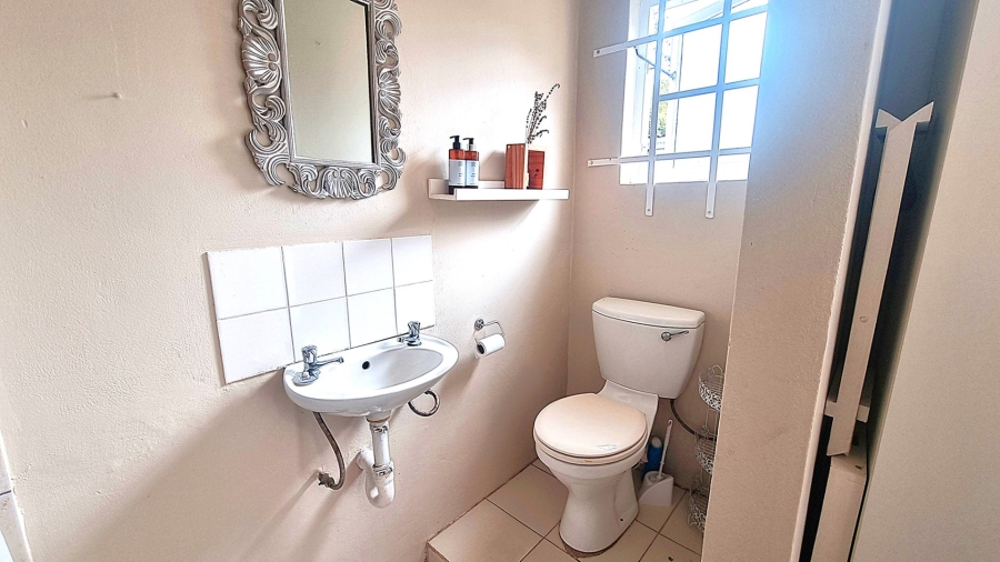 5 Bedroom Property for Sale in Sea Park KwaZulu-Natal