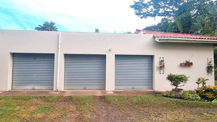 5 Bedroom Property for Sale in Sea Park KwaZulu-Natal