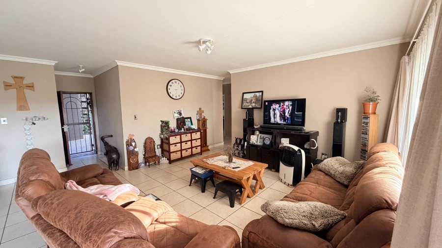 4 Bedroom Property for Sale in St Michaels On Sea KwaZulu-Natal