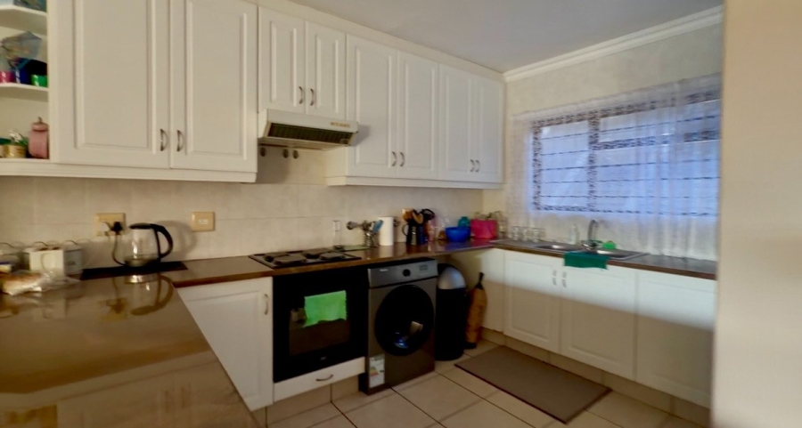4 Bedroom Property for Sale in St Michaels On Sea KwaZulu-Natal