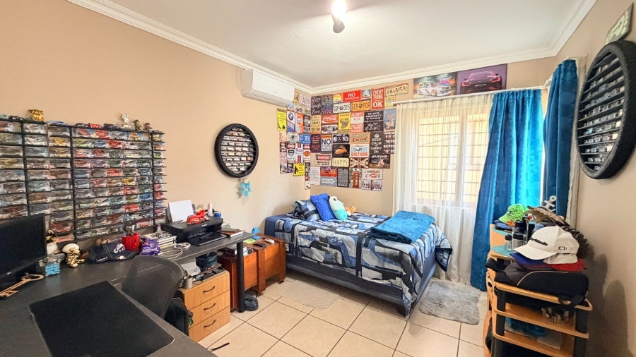 4 Bedroom Property for Sale in St Michaels On Sea KwaZulu-Natal