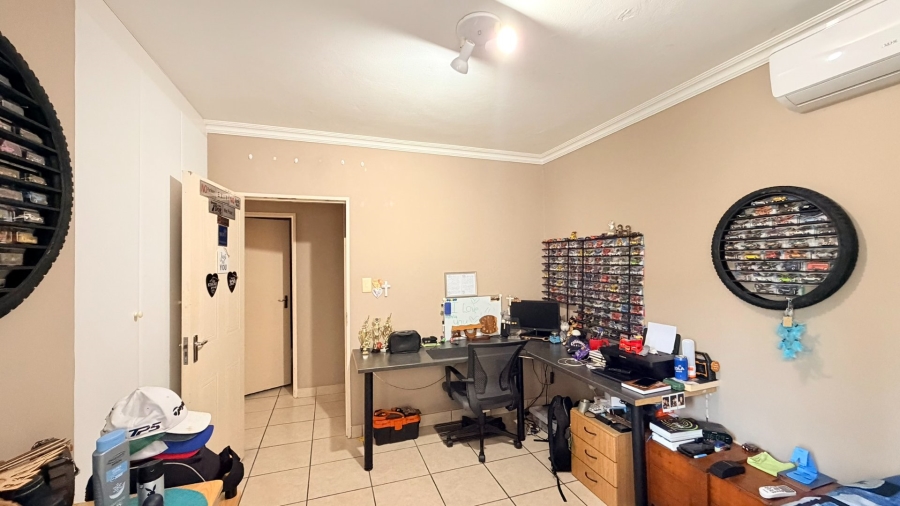 4 Bedroom Property for Sale in St Michaels On Sea KwaZulu-Natal