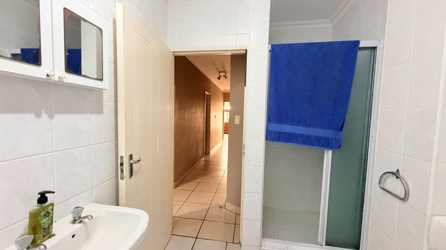 4 Bedroom Property for Sale in St Michaels On Sea KwaZulu-Natal