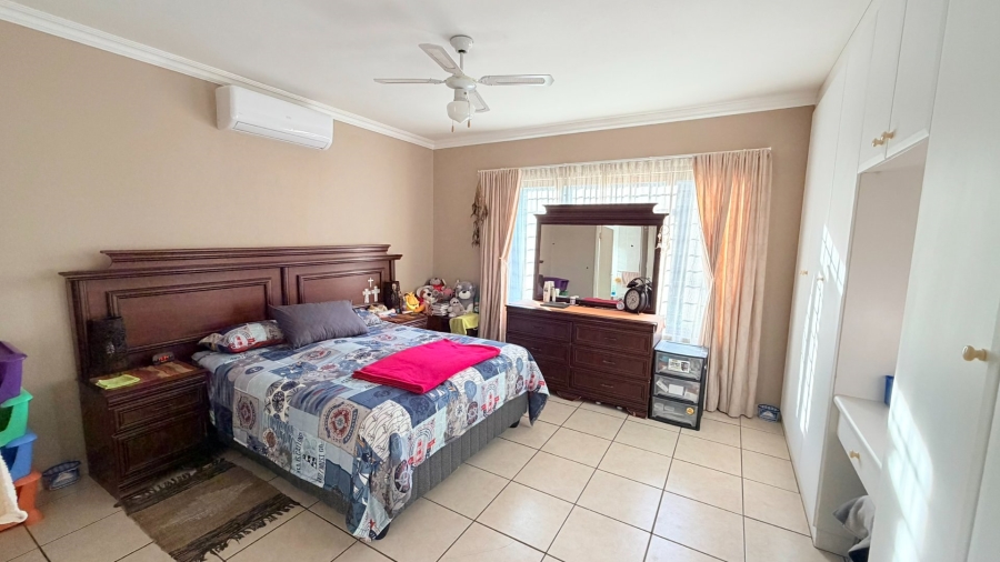 4 Bedroom Property for Sale in St Michaels On Sea KwaZulu-Natal