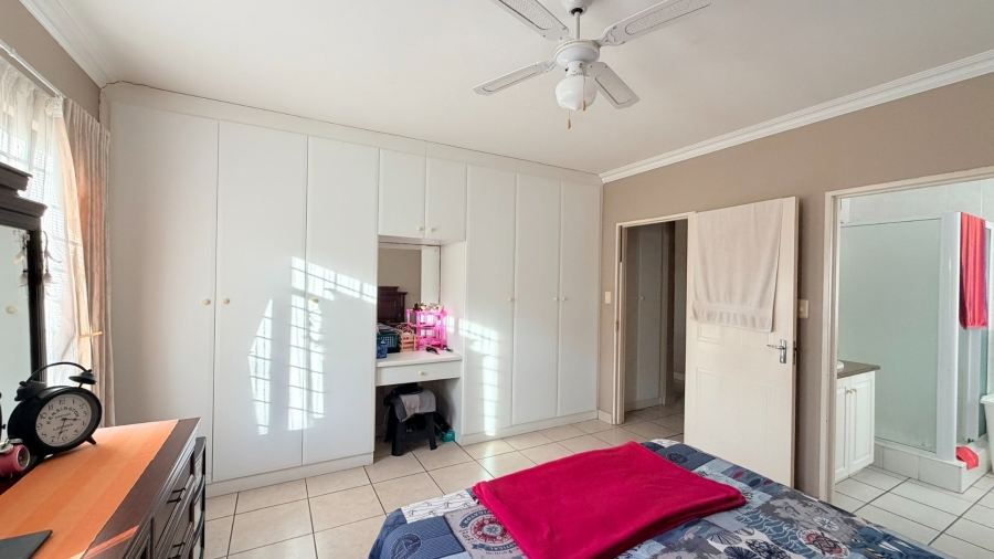 4 Bedroom Property for Sale in St Michaels On Sea KwaZulu-Natal