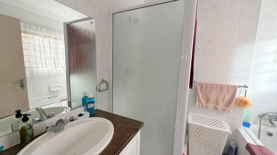 4 Bedroom Property for Sale in St Michaels On Sea KwaZulu-Natal