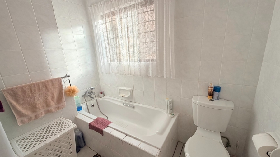 4 Bedroom Property for Sale in St Michaels On Sea KwaZulu-Natal