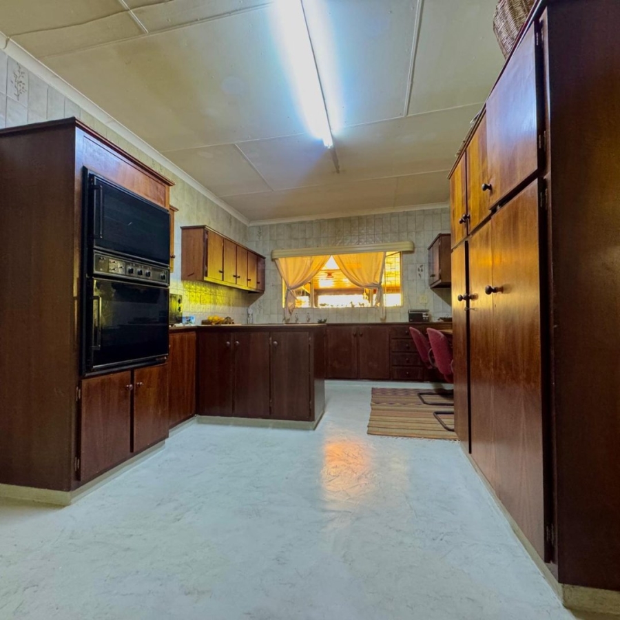 4 Bedroom Property for Sale in Huttenheights KwaZulu-Natal