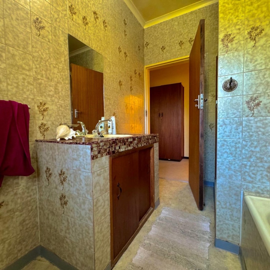 4 Bedroom Property for Sale in Huttenheights KwaZulu-Natal
