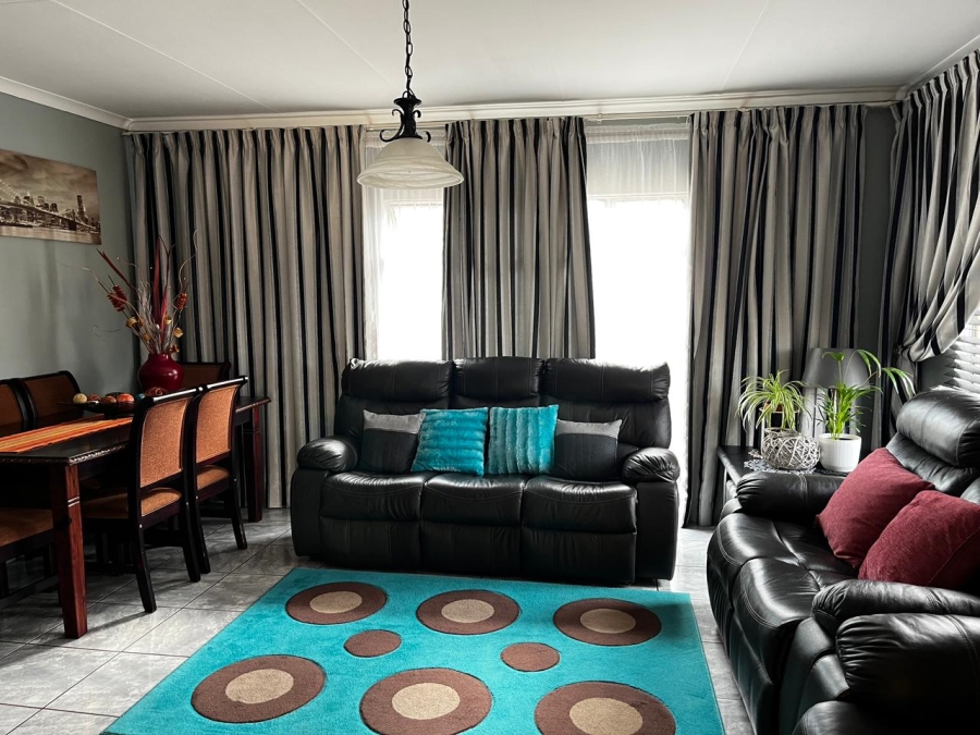 3 Bedroom Property for Sale in Fairleigh KwaZulu-Natal