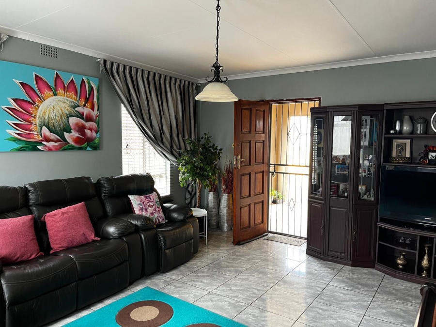 3 Bedroom Property for Sale in Fairleigh KwaZulu-Natal
