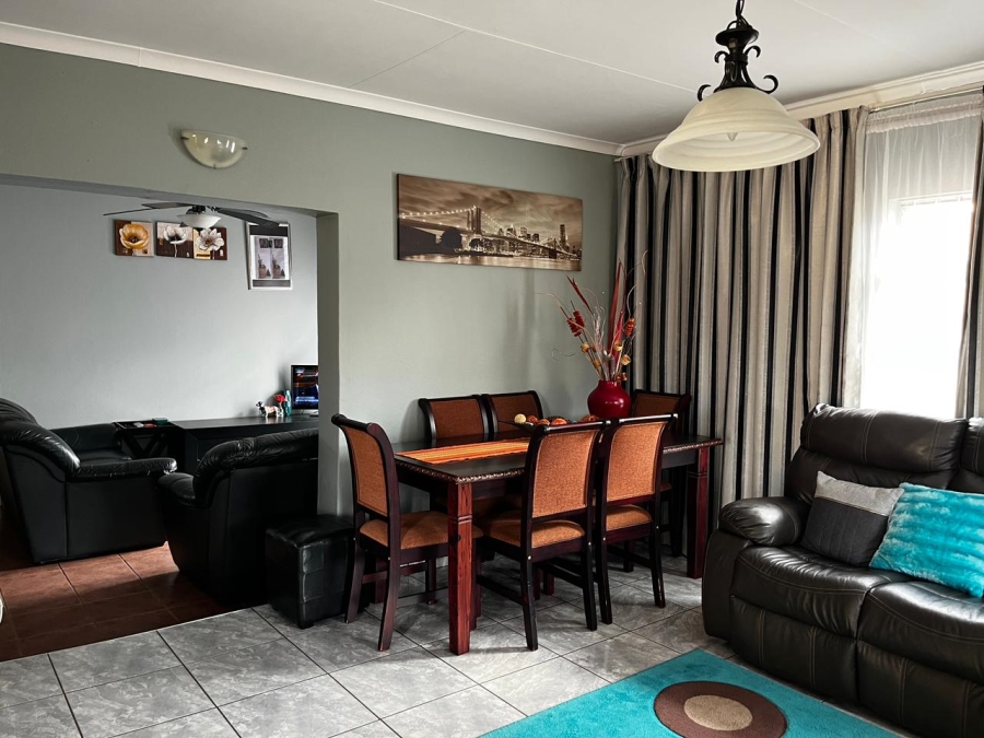 3 Bedroom Property for Sale in Fairleigh KwaZulu-Natal