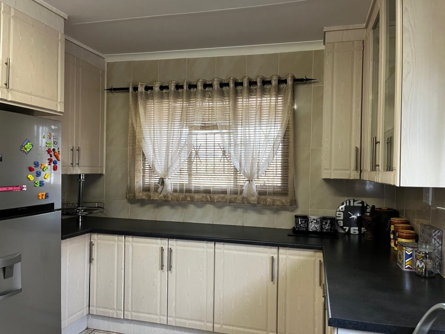 3 Bedroom Property for Sale in Fairleigh KwaZulu-Natal