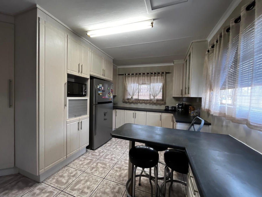 3 Bedroom Property for Sale in Fairleigh KwaZulu-Natal