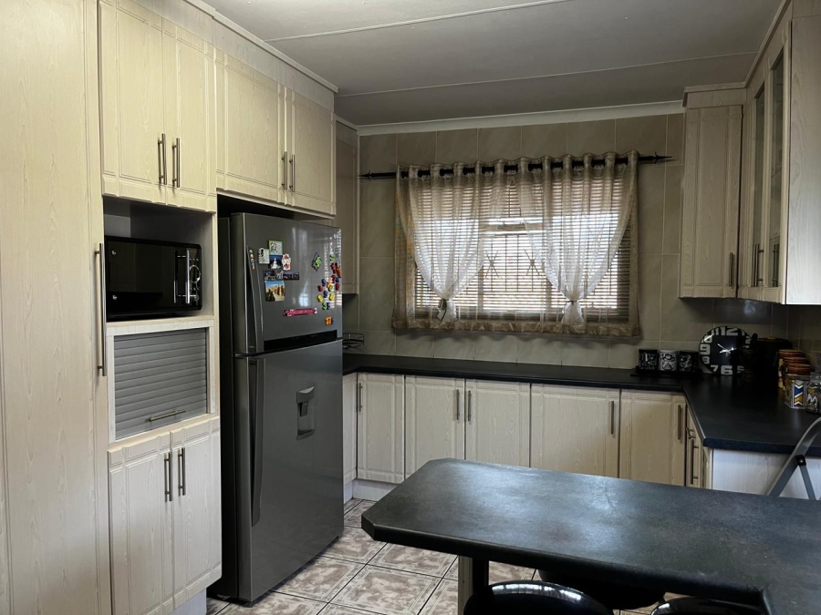 3 Bedroom Property for Sale in Fairleigh KwaZulu-Natal
