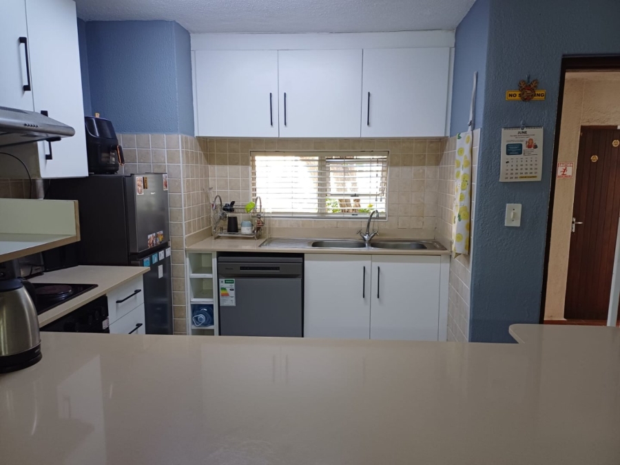 2 Bedroom Property for Sale in Uvongo Beach KwaZulu-Natal
