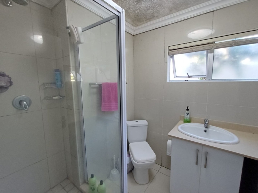 2 Bedroom Property for Sale in Uvongo Beach KwaZulu-Natal