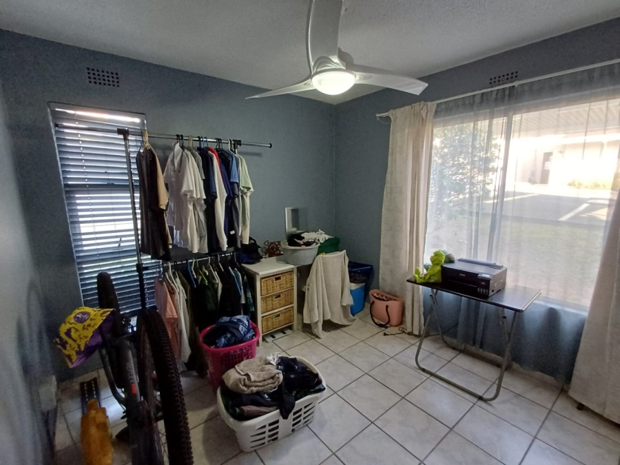 2 Bedroom Property for Sale in Uvongo Beach KwaZulu-Natal