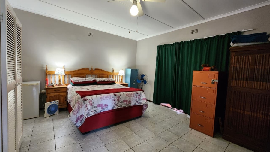 3 Bedroom Property for Sale in St Michaels On Sea KwaZulu-Natal